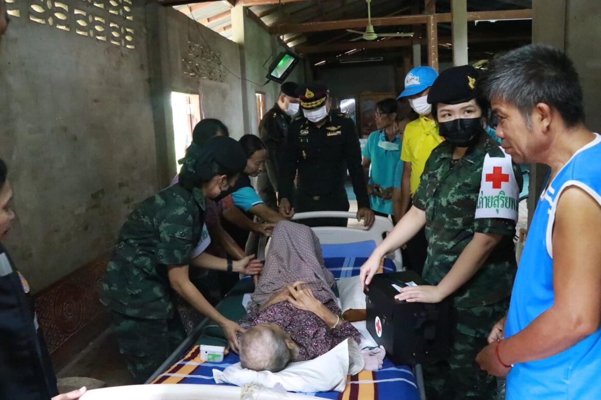 ทหารพระราชา จิตอาสา ปกป้องประชา มอบความสุข สร้างรอยยิ้ม ช่วยเหลือประชาชนกลุ่มเปราะบาง ครอบคลุมทุกพื้นที่ อย่างยั่งยืน ด้วยความห่วงใย