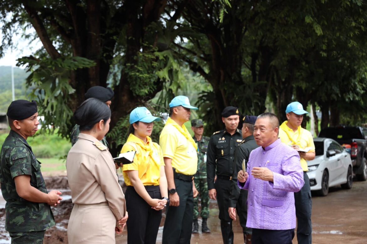 ลงพื้นที่เยี่ยมชมการเรียน การสอน ห้องเรียน โรงเรียนบ้านปอน หลังจากประสบอุทกภัย และได้รับการฟื้นฟูอาคารจนกลับมาทำการเรียนการสอนได้