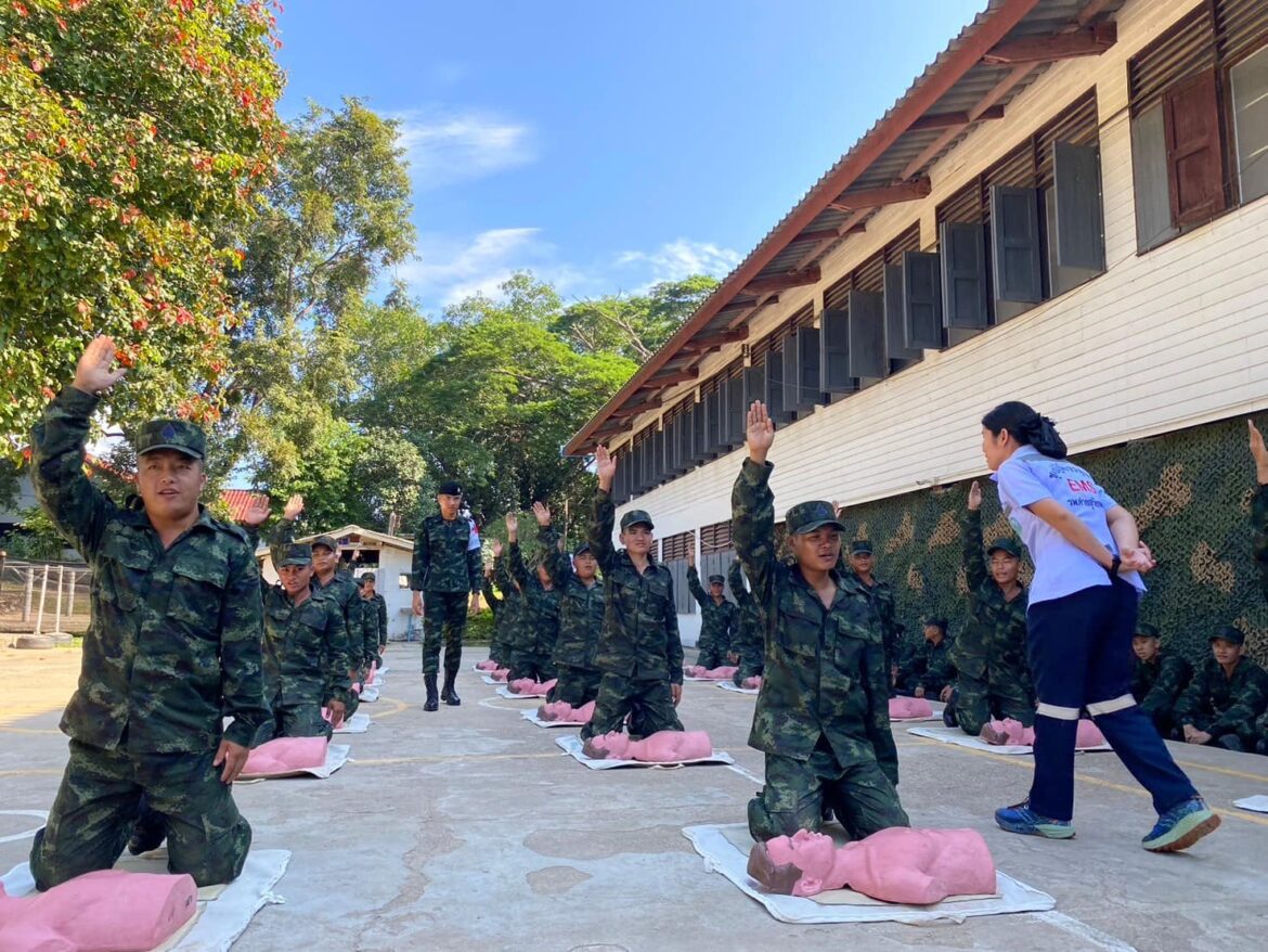 เพิ่มประสบการณ์ เรียนรู้ในทุกๆ ด้าน อบรมให้ความรู้การช่วยชีวิต ให้กับน้องเล็กกองทัพบก เพื่อเพิ่มทักษะ และศักยภาพ พร้อมช่วยเหลือประชาชนได้ทุกสถานการณ์