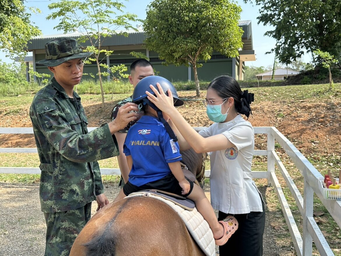 “โครงการอาชาบำบัด…กระตุ้นพัฒนาการทางด้านร่างกาย ปัญญา และอารมณ์ให้เด็กพิเศษด้วยการขี่ม้า”