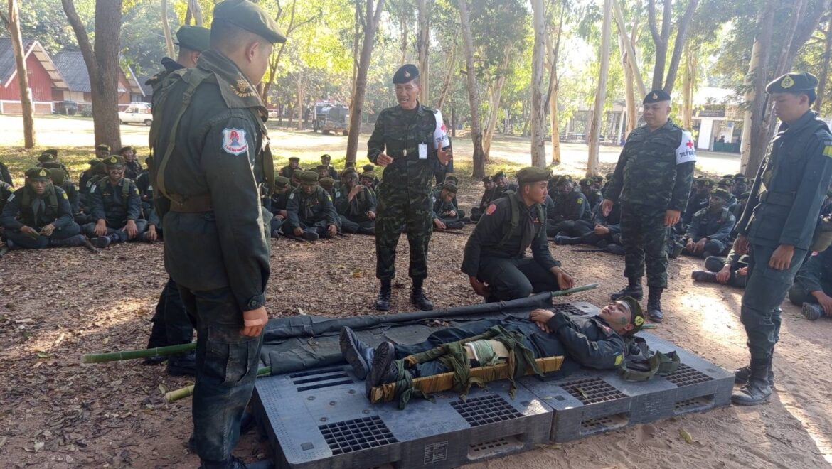 “ อบรมให้ความรู้ การปฐมพยาบาลช่วยฟื้นคืนชีพ ให้กับน้องๆ นักศึกษาวิชาทหาร ชั้นปีที่ 2 และปีที่ 3 ณ ฐานแสงเพ็ญ มทบ.38 ”